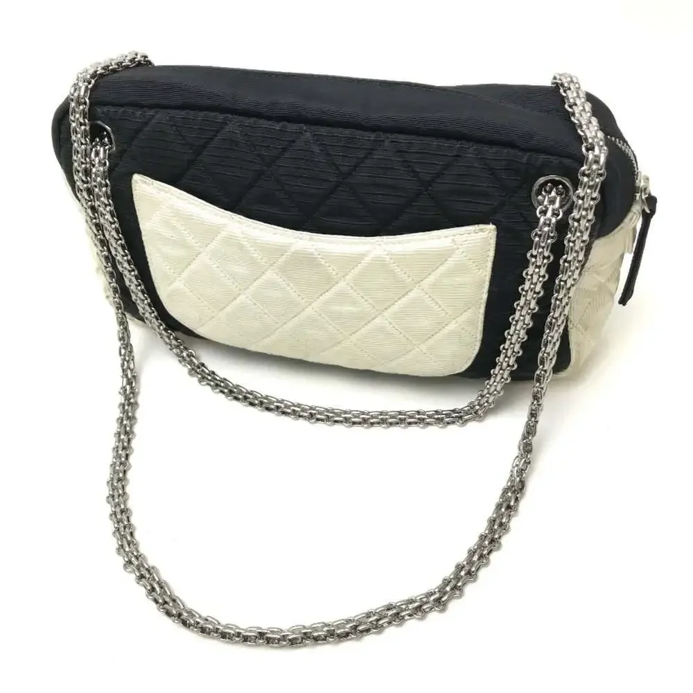 CHANEL Black Shoulder Bag